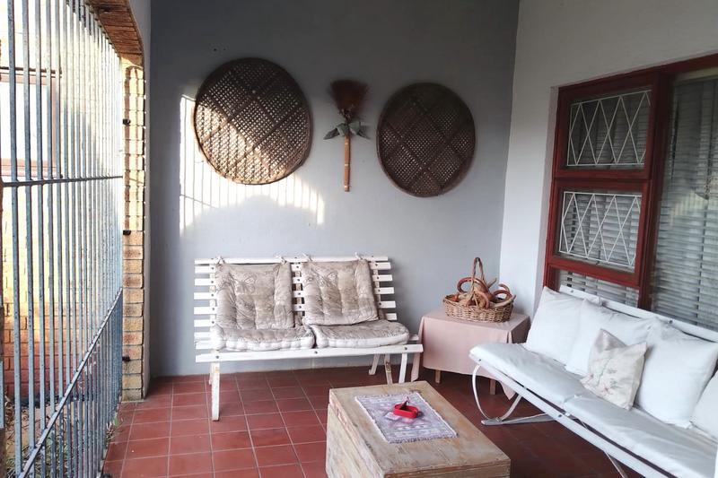 4 Bedroom Property for Sale in Peerless Park East Western Cape